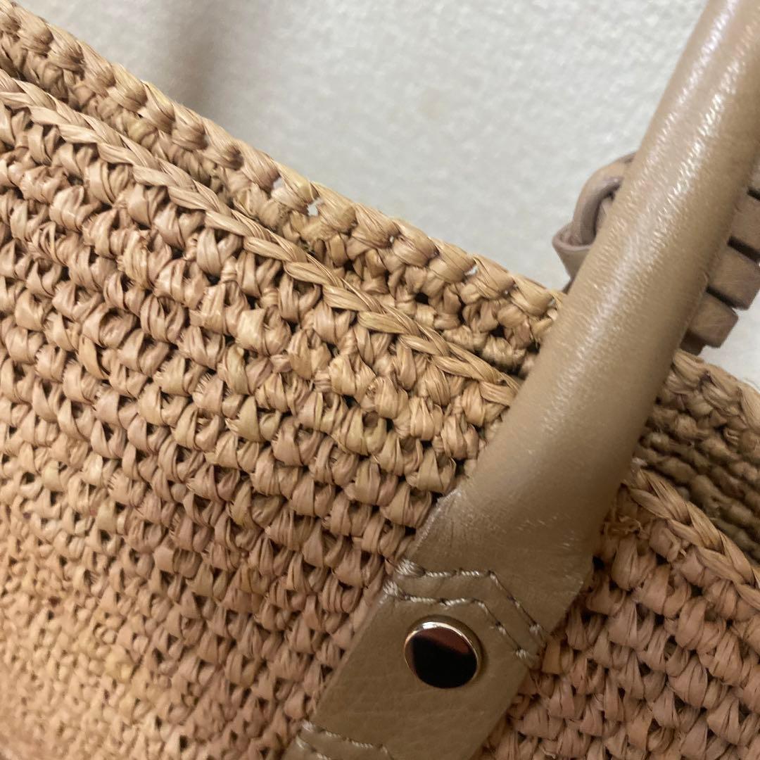 ヘレンカミンスキー【即日発送】スカーフを付けることで上品なバッグに♡