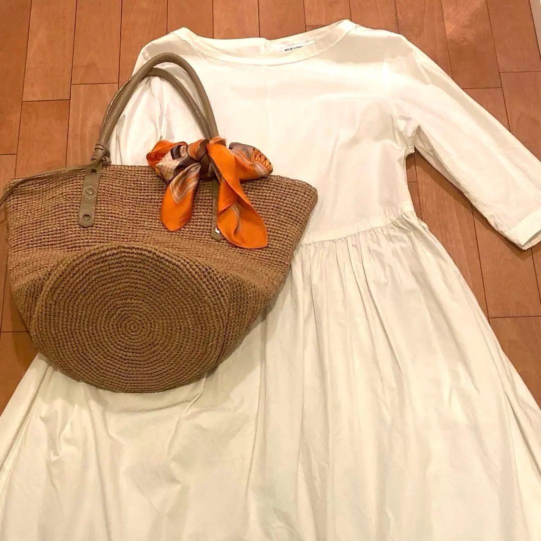 ヘレンカミンスキー【即日発送】スカーフを付けることで上品なバッグに♡