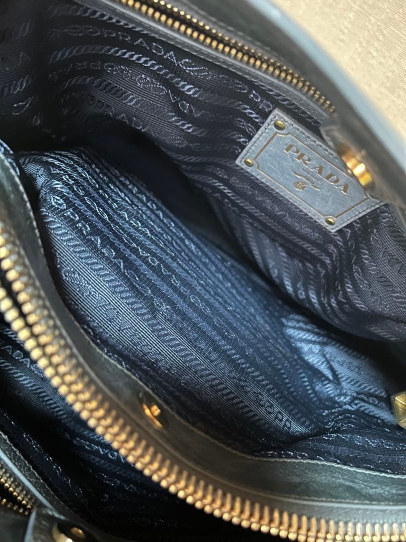 最終値下げ！！PRADA ブルーグレー レザーバッグ