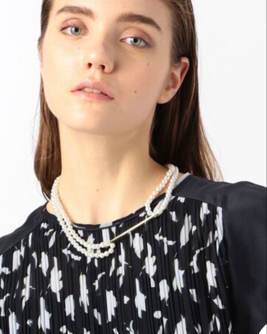 週末お値下げ　tomorrowland パールネックレスjanuka