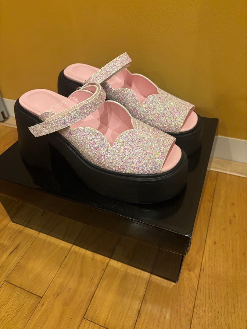 ピンクグリッター プラットフォームサンダル