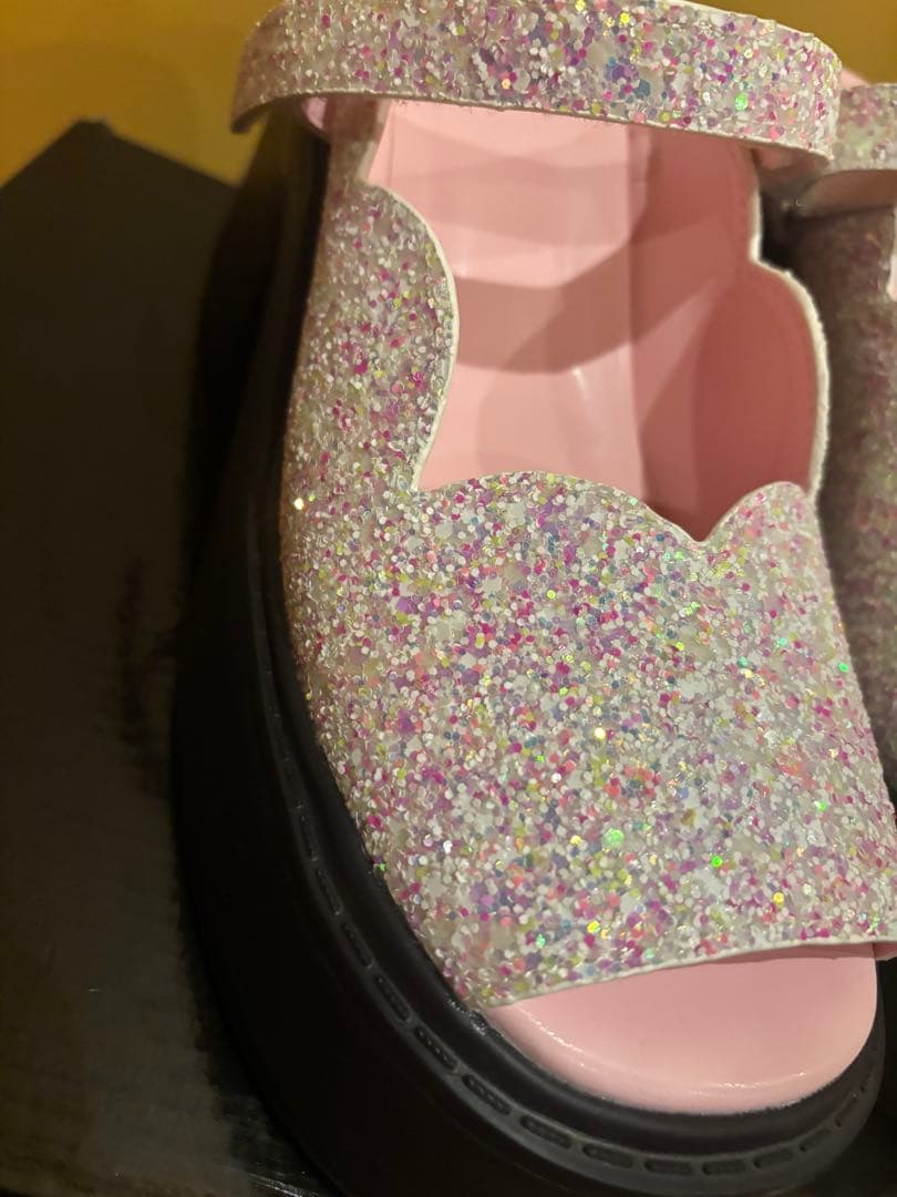 ピンクグリッター プラットフォームサンダル