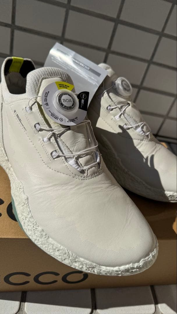 エコー BIOM H5 スパイクレス ゴルフシューズ　白　EU43 27cm