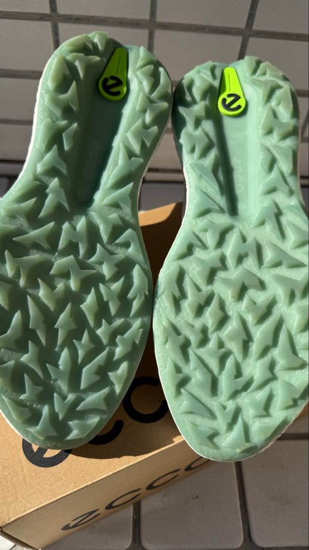 エコー BIOM H5 スパイクレス ゴルフシューズ　白　EU43 27cm