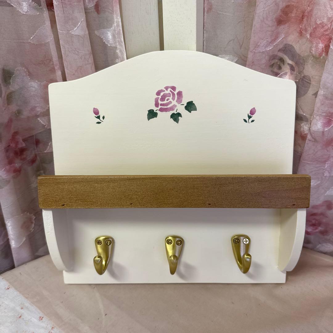 マニーローズの壁掛けキーフック　キッチンラック