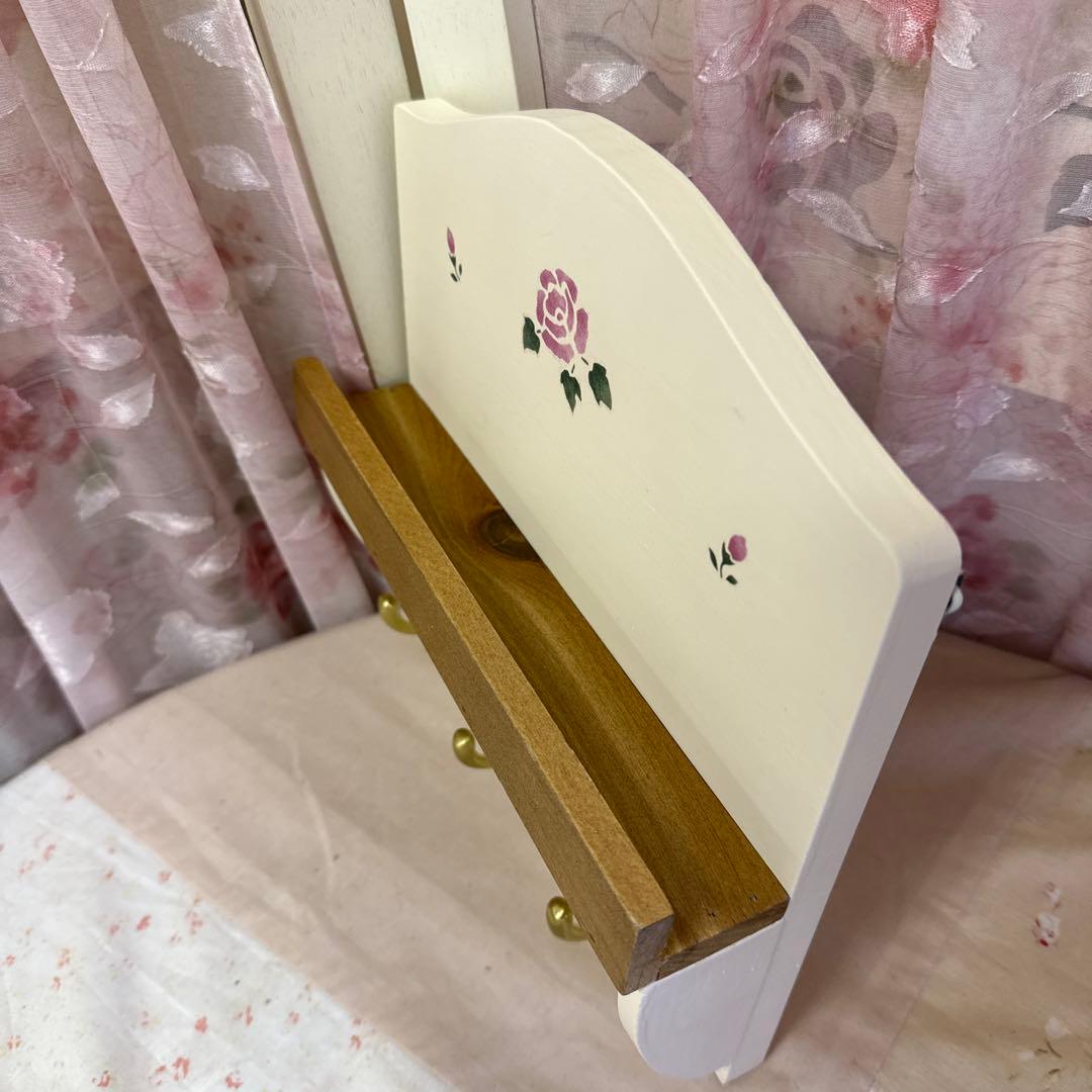 マニーローズの壁掛けキーフック　キッチンラック