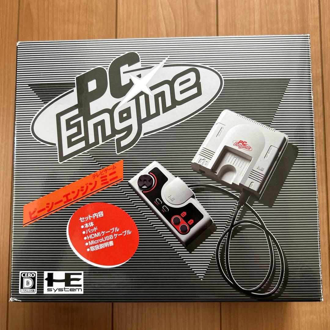 PC Engine mini 本体と付属品
