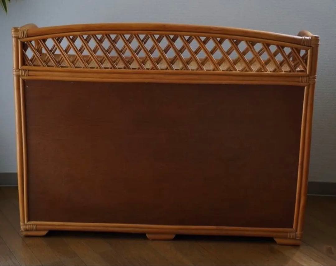 ヴィンテージ　横長のラタンチェスト