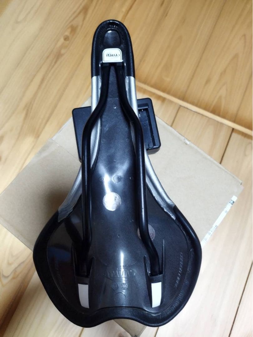 ロードバイク サドル デローザ セライタリア