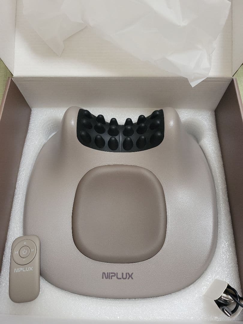 NECK PREMS　ネックプレミス　首　EMS　温感　NIPLUX