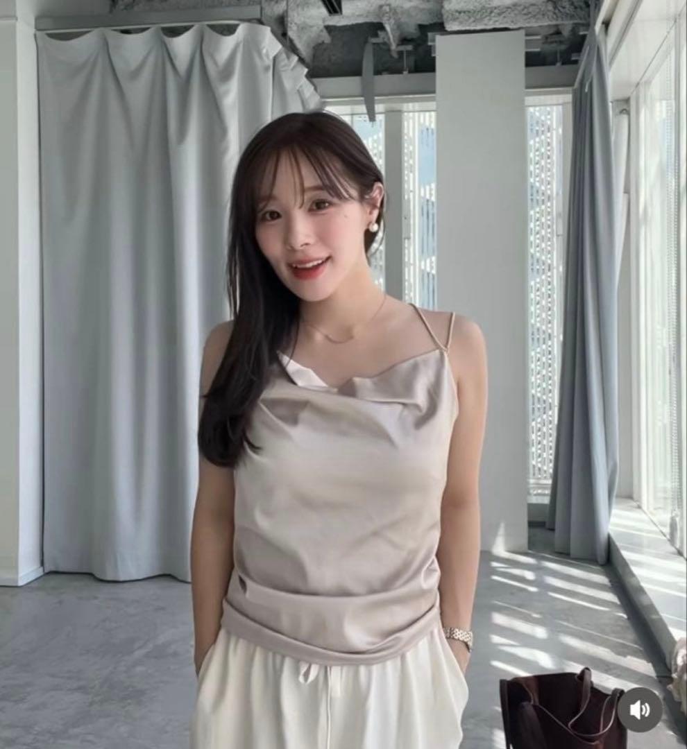 aimeine　エメイン　カップインドレープサテンキャミソール　ライトベージュ