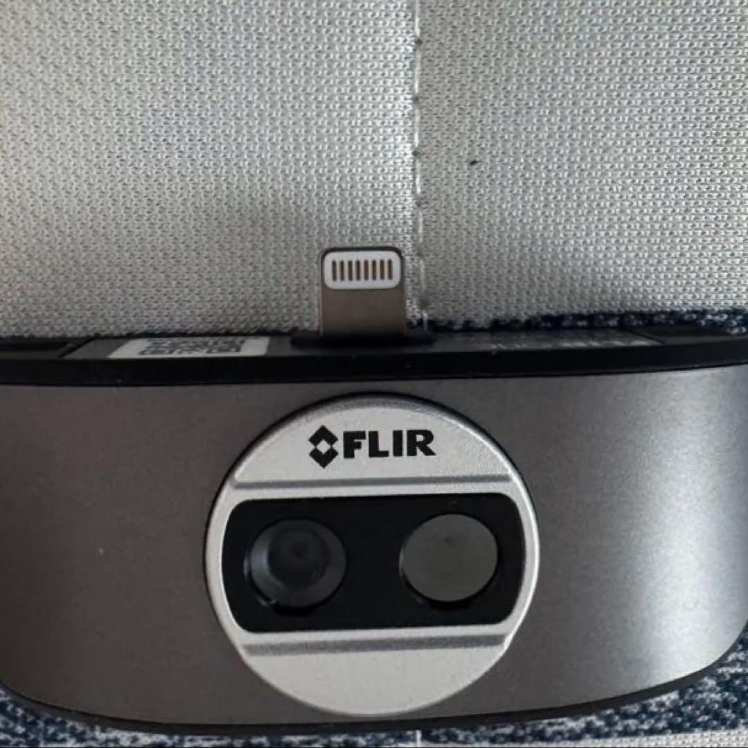 FLIR ONE サーマルイメージングカメラ　サーモグラフィー　ケース付