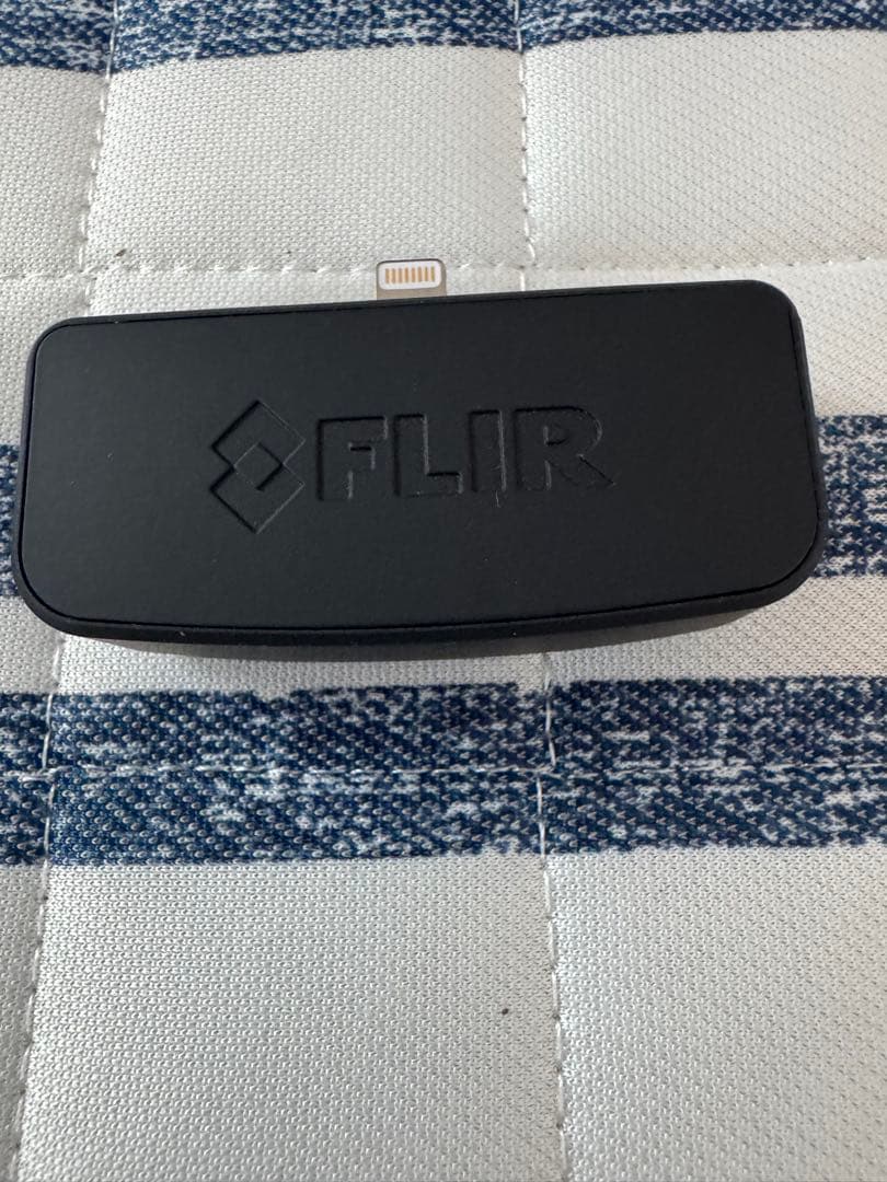 FLIR ONE サーマルイメージングカメラ　サーモグラフィー　ケース付