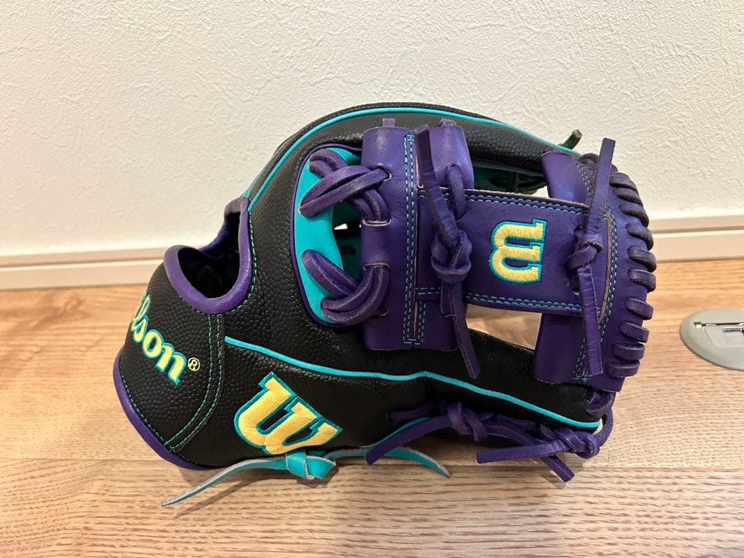 Wilson A2000 硬式グローブ 黒/紫/青