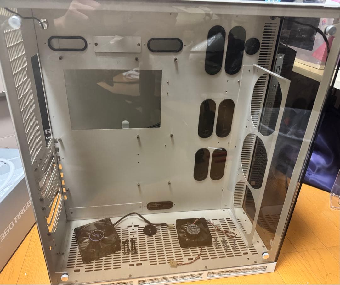 LIAN LI O11 フルタワー PCケース