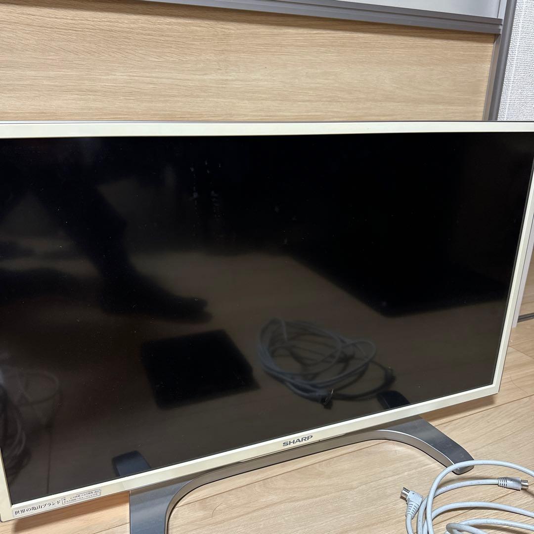 SHARP AQUOS 32インチ テレビ 本体とリモコン