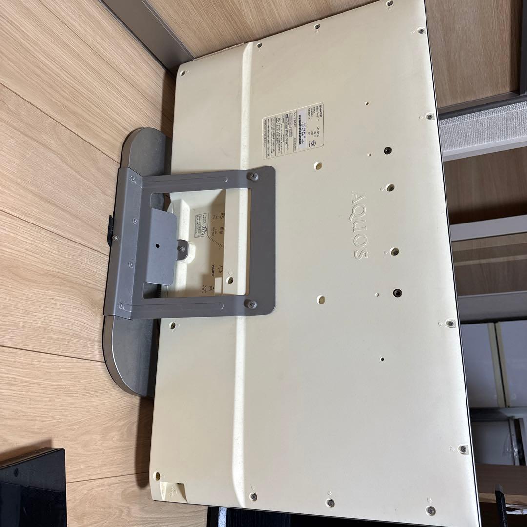 SHARP AQUOS 32インチ テレビ 本体とリモコン