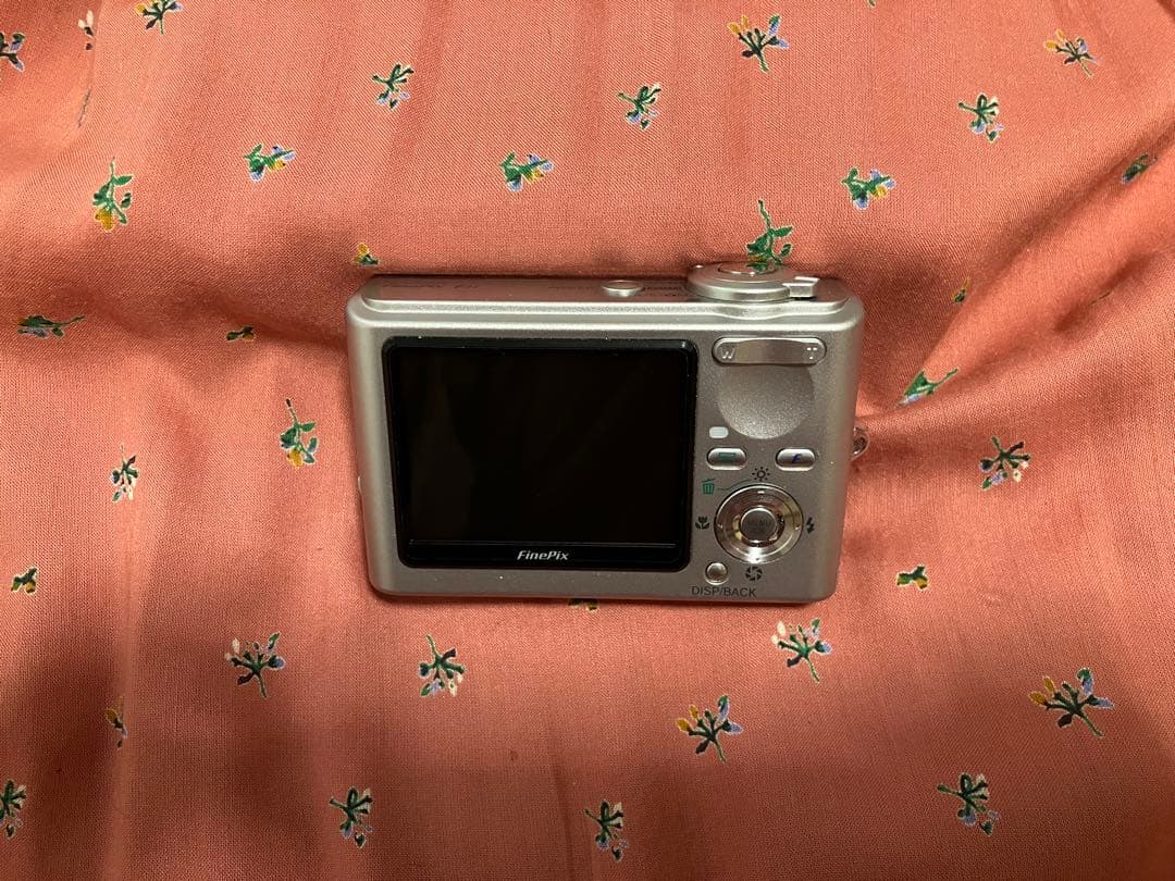 ★値下げ中★Fujifilm FinePix F11 コンパクトデジタルカメラ★