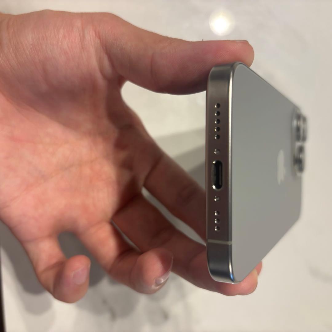 iPhone15Pro 128GB ナチュラルチタニウム 注意あり