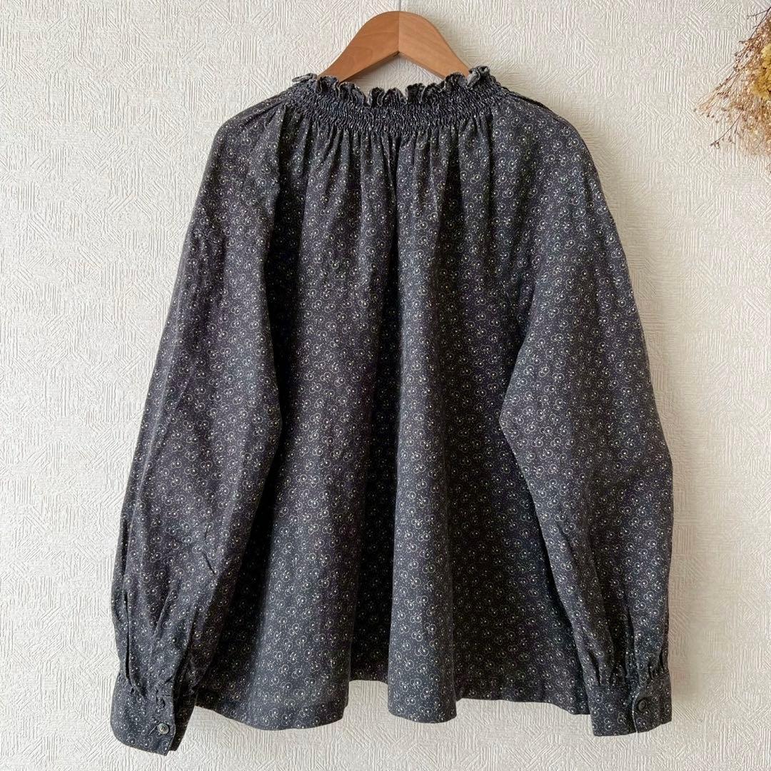 Lisette プラタンヌ・フリュイ ジョアン ハイネックブラウス リネン混