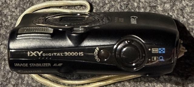 キヤノン Canon IXY DIGITAL3000 IS 黒 動作問題無し
