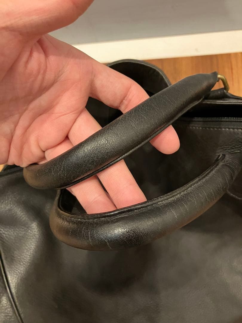 ブラックレザーボストンバッグ