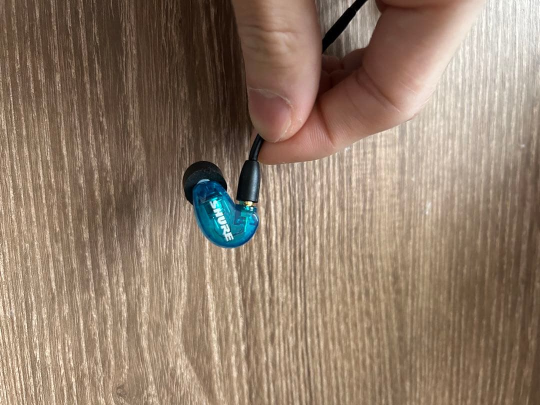 【ほぼ新品】SHUREイヤホン AONIC 215 有線 マイク付き