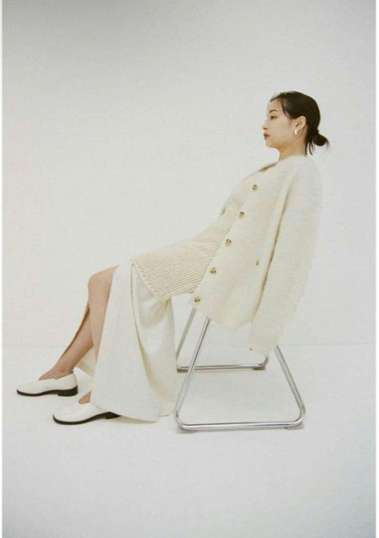 クラネ　広瀬すず　コラボカーディガン　ホワイト