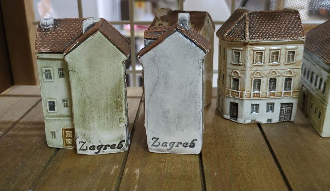 希少 ミニチュアハウス 教会 海外 土産 クロアチア ドールハウス zagreb