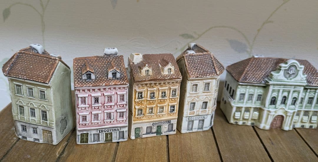 希少 ミニチュアハウス 教会 海外 土産 クロアチア ドールハウス zagreb