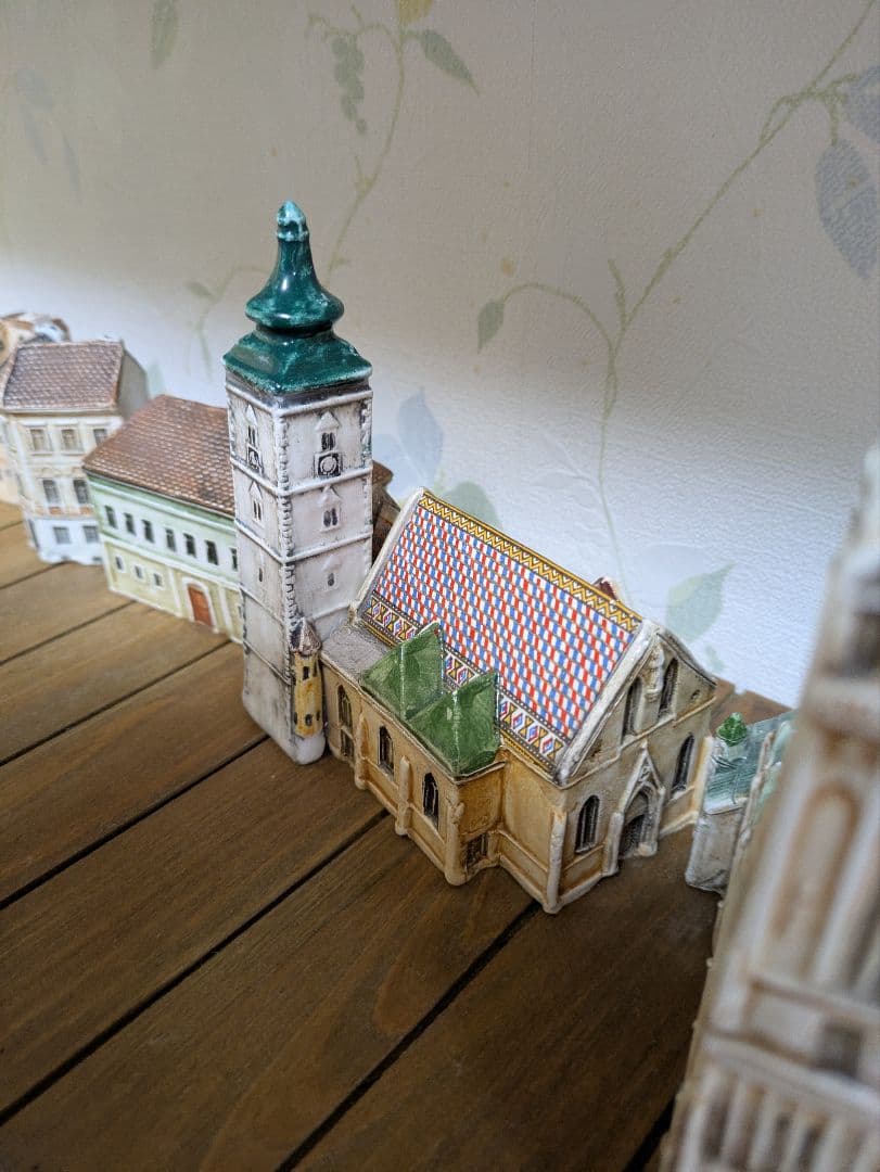 希少 ミニチュアハウス 教会 海外 土産 クロアチア ドールハウス zagreb
