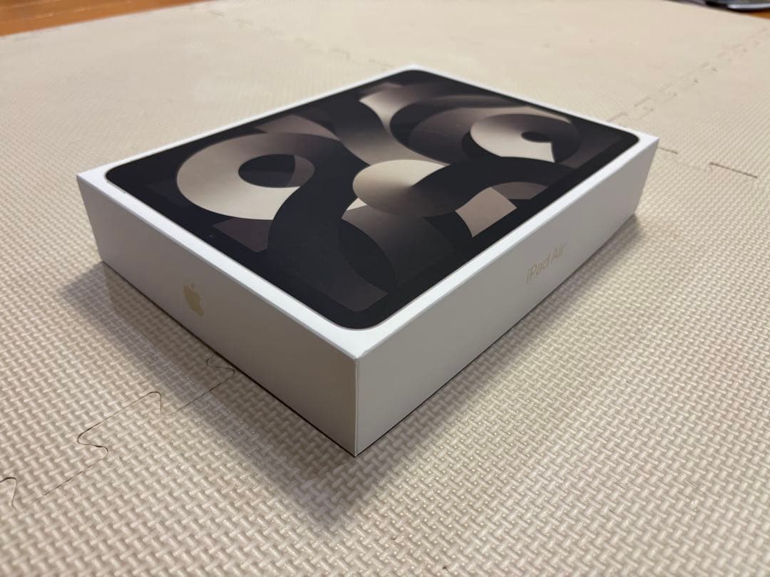 ジャンク扱いiPad Air (第5世代) スターライト64GB Wifiモデル