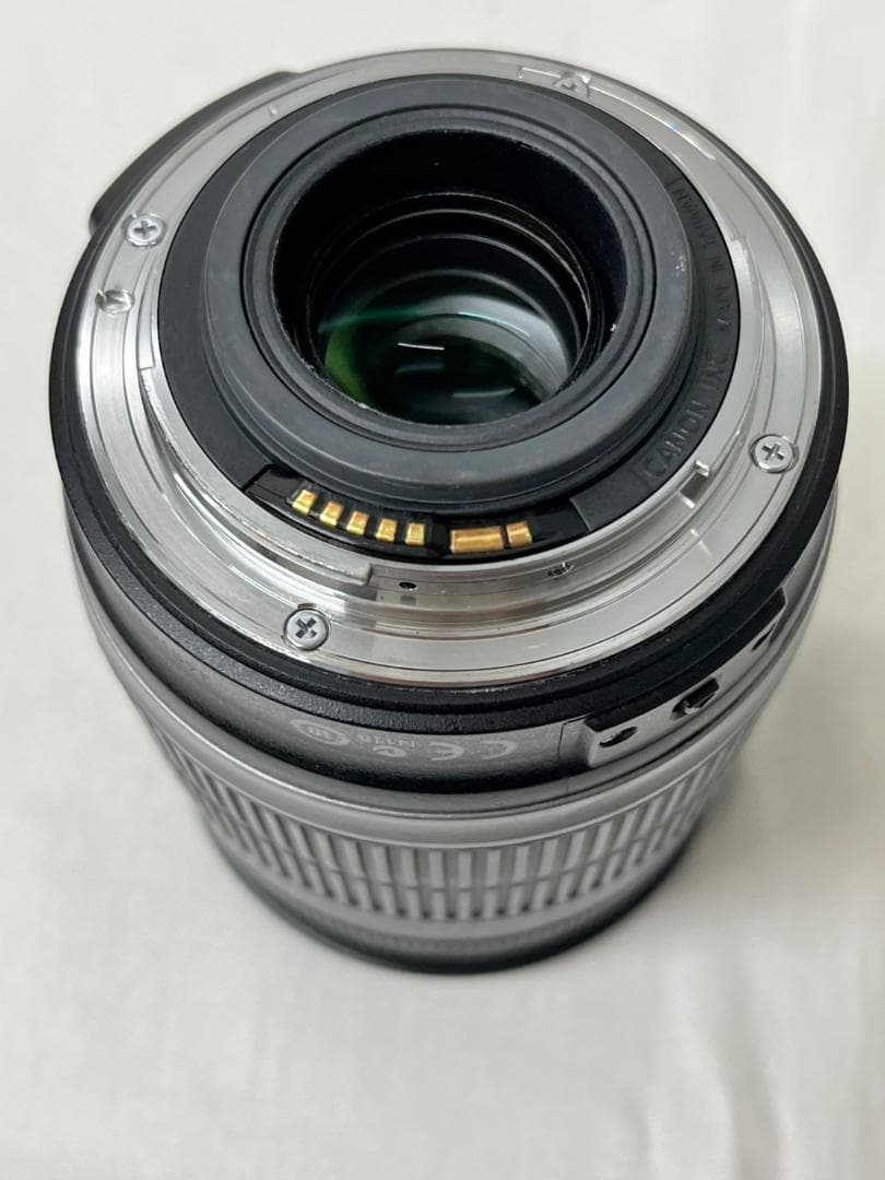 Canon EF-S 18-200mm レンズ