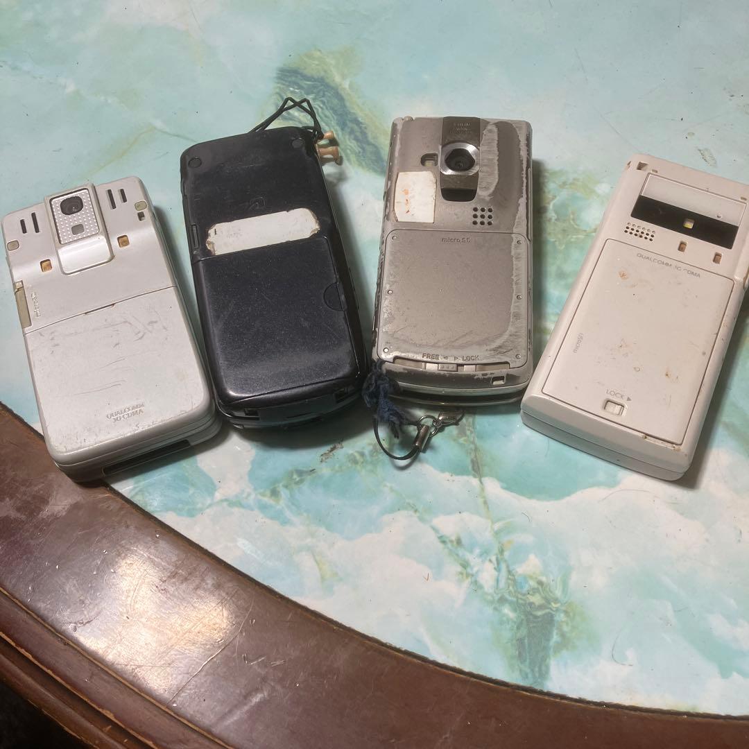 au 折りたたみ携帯電話 4台セット