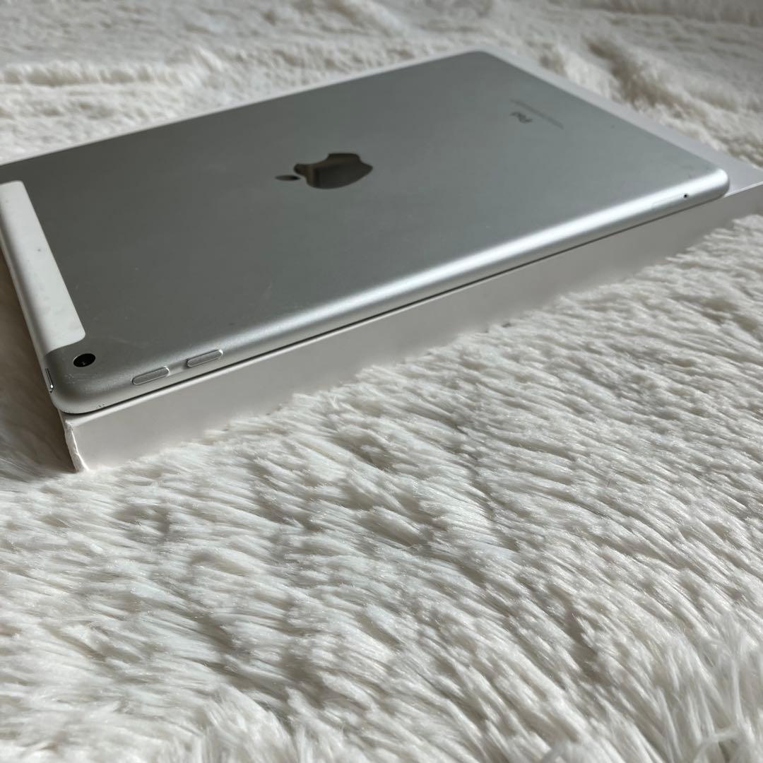 【完動品】iPad 第5世代 32GB SIMフリー【すぐ発送】