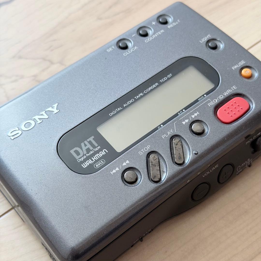 SONY DATウォークマン TCD-D7 ケーブル付 ジャンク品