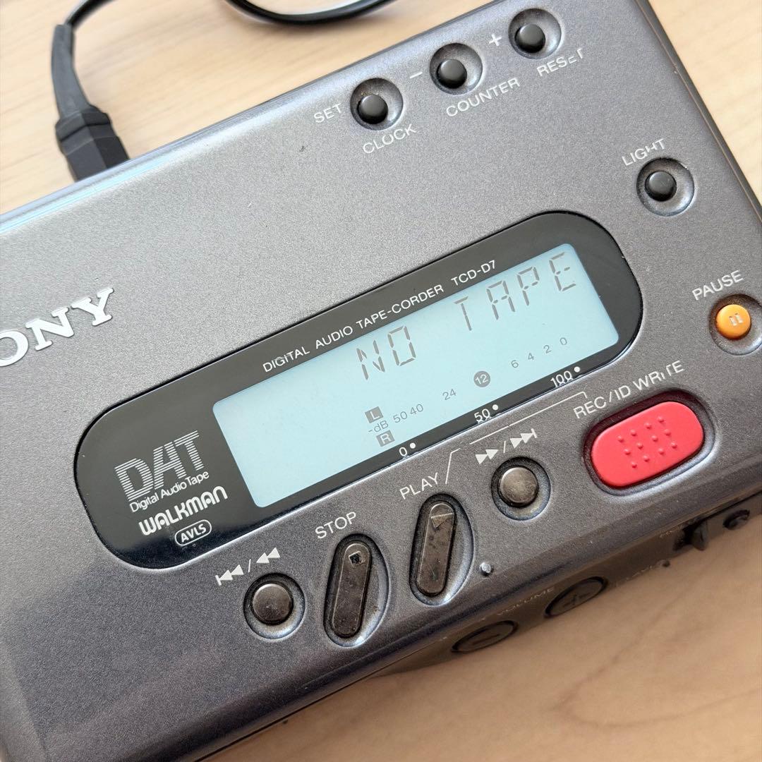 SONY DATウォークマン TCD-D7 ケーブル付 ジャンク品