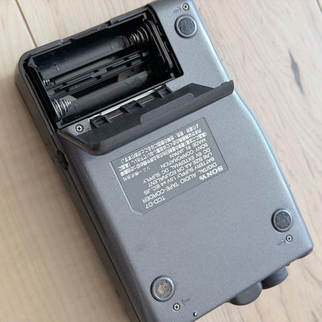 SONY DATウォークマン TCD-D7 ケーブル付 ジャンク品