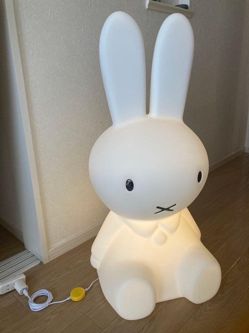 大型のミッフィのフロアランプ　LED 80センチ XL