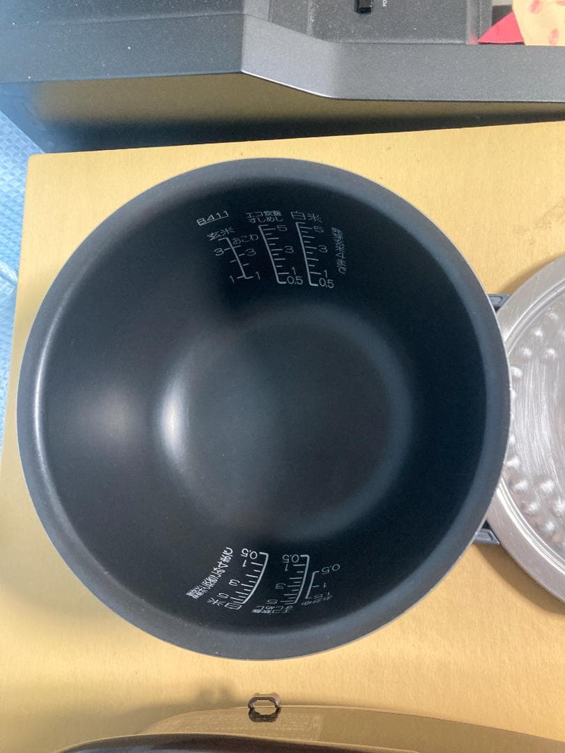 ★★2018 年製 Zojirushi NP-VZ10 炊飯器 5.5合★001