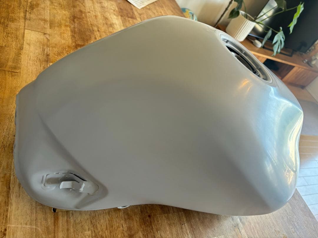 ZR-7 カワサキ　純正タンク レストア品　仕上げ用