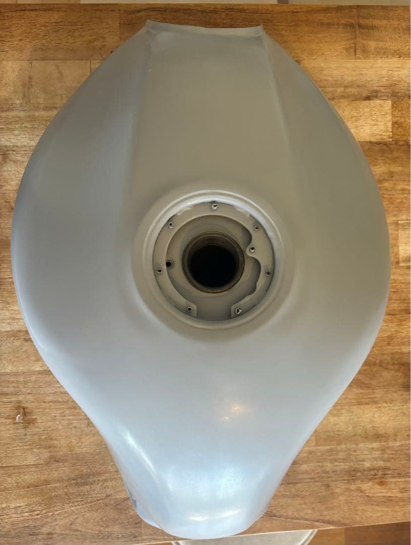 ZR-7 カワサキ　純正タンク レストア品　仕上げ用