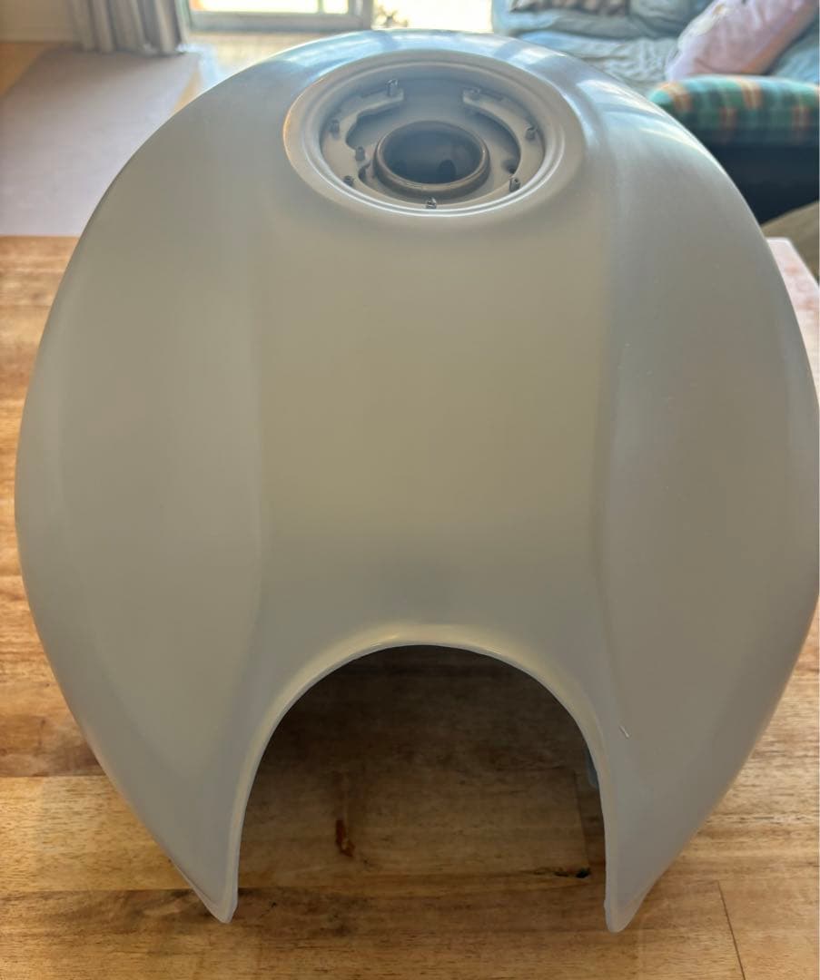 ZR-7 カワサキ　純正タンク レストア品　仕上げ用