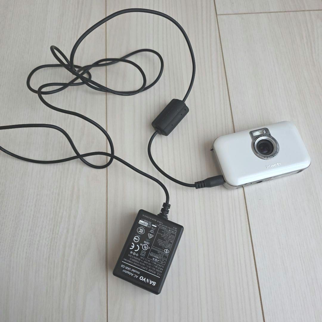 SANYO デジタルカメラ Xacti DSC-E6　ホワイト