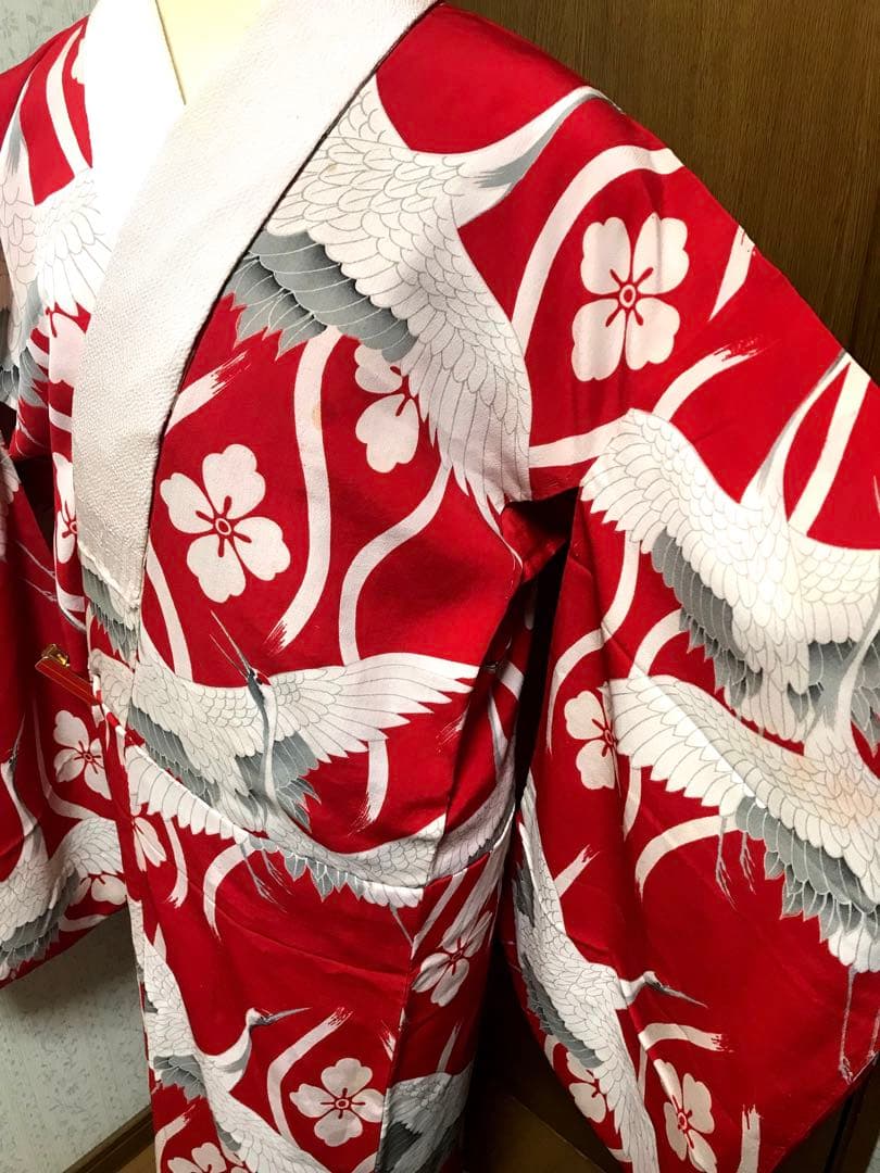 アンティーク長襦袢　正絹　華紅　羽ばたく鶴‼️ 花菱