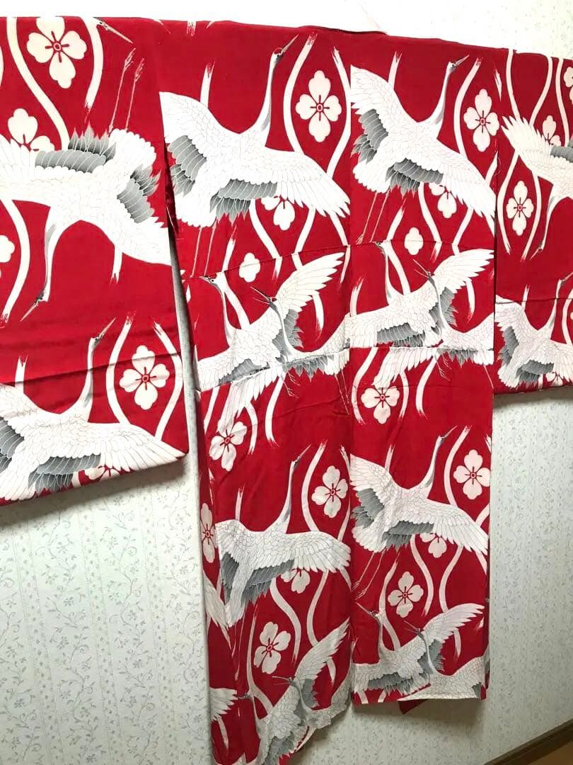 アンティーク長襦袢　正絹　華紅　羽ばたく鶴‼️ 花菱