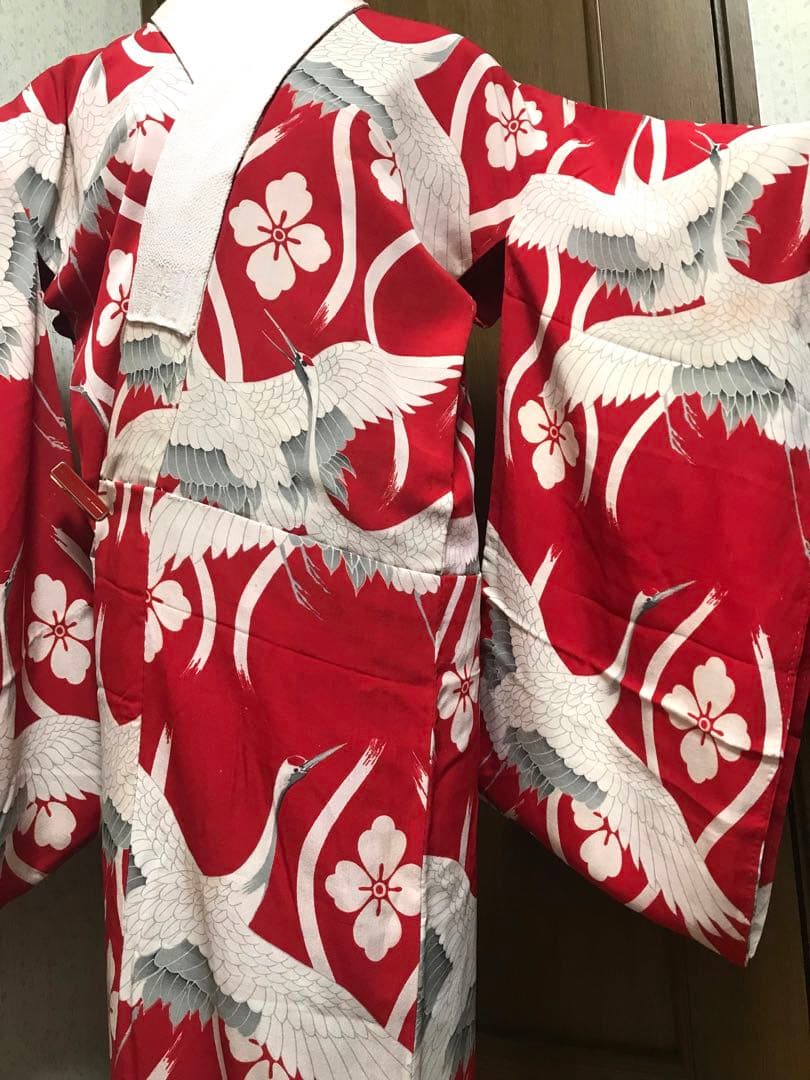 アンティーク長襦袢　正絹　華紅　羽ばたく鶴‼️ 花菱