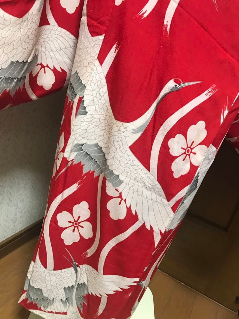 アンティーク長襦袢　正絹　華紅　羽ばたく鶴‼️ 花菱