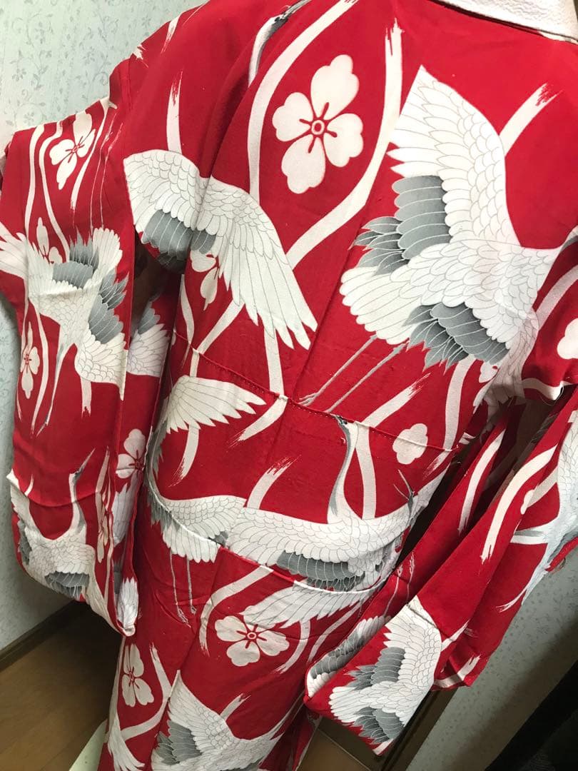 アンティーク長襦袢　正絹　華紅　羽ばたく鶴‼️ 花菱