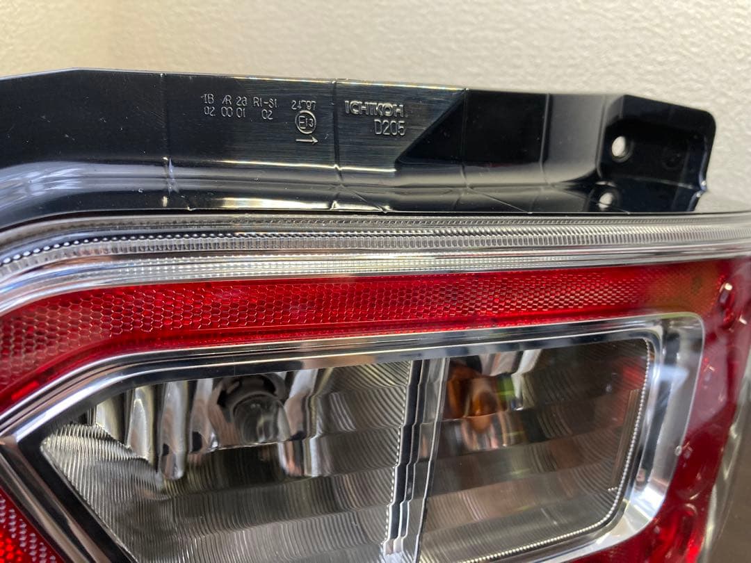 ワゴンR(MH55S) 右テールランプ
